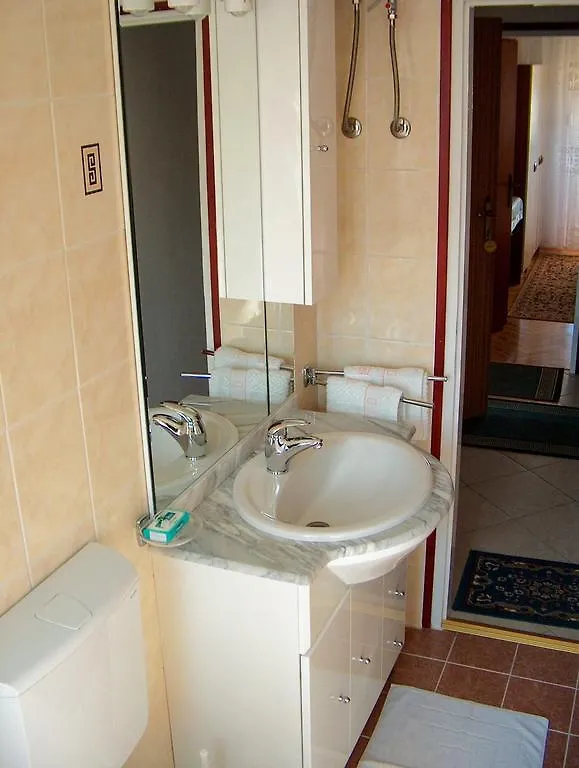 Guest House Mireja Ραμπ